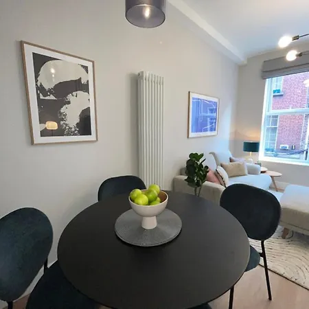 Sutcliffe House Apartment *